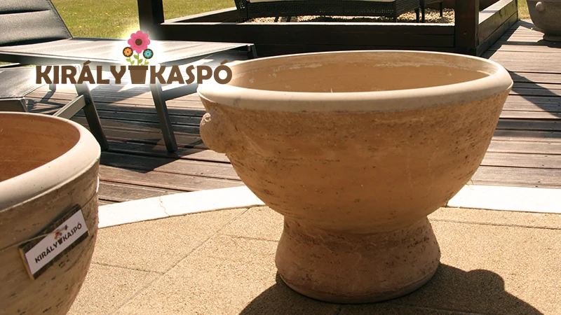 Kültéri kő kaspó