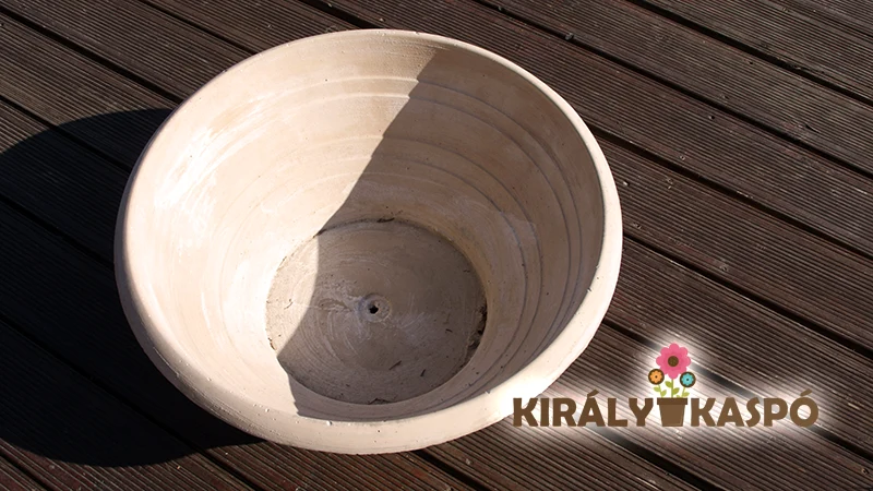 Fagyálló kültéri virágtartó