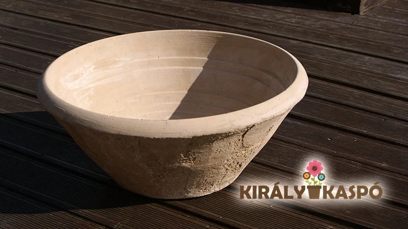 Fagyálló kültéri virágtartó