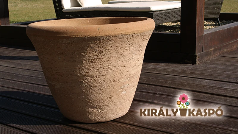 Könnyített kő kaspó